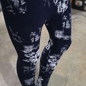Navy Floral Patterned Leggings
